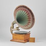 1049 3082 HORN GRAMOPHONE